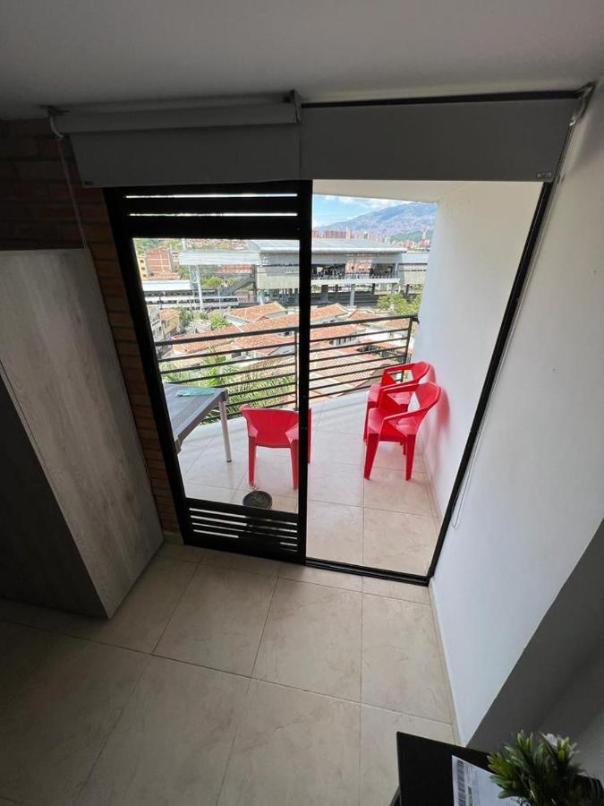 Tokio * Medellin